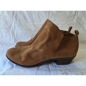 NWOT SO 9 Meme Pear Chestnut Brown Zip Booties 129948